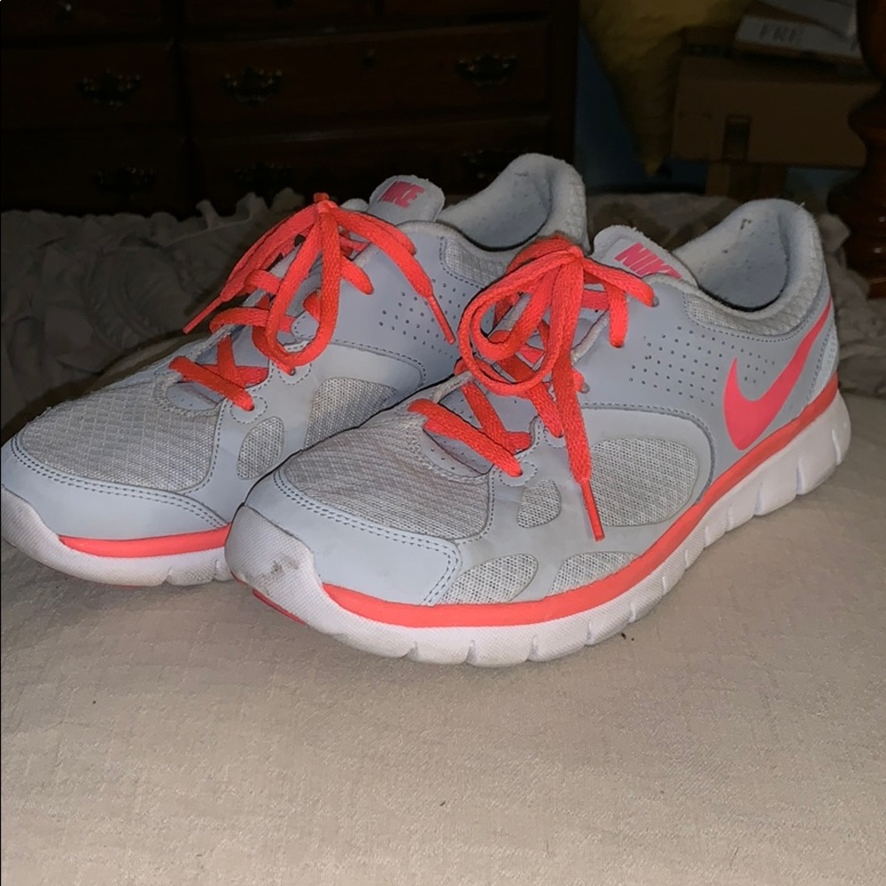 Nike running shoes women’s size 9.5